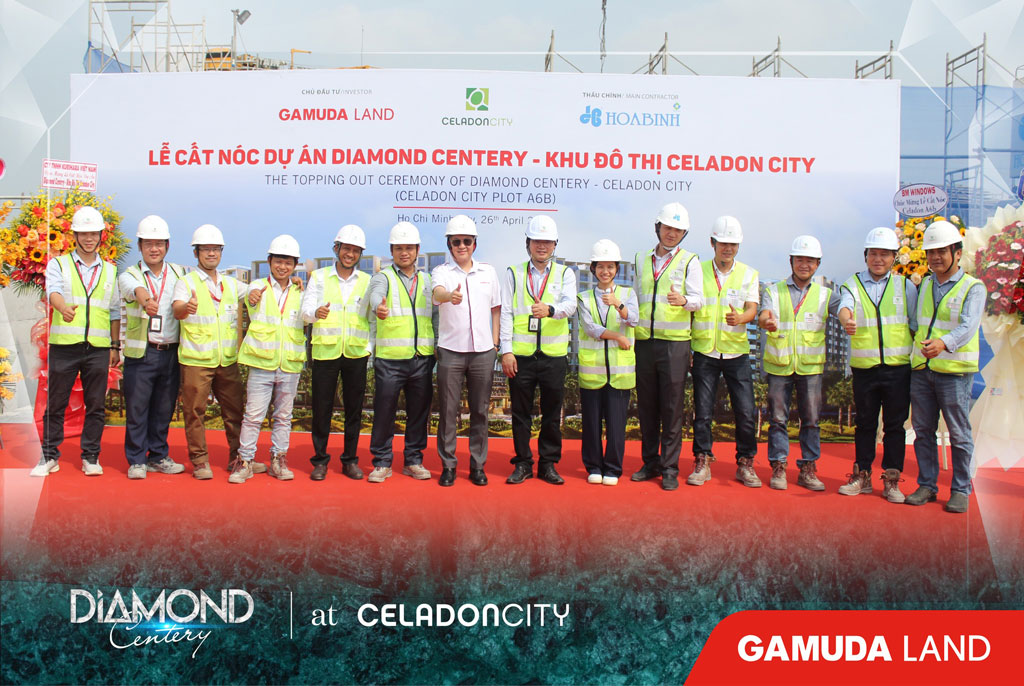 Diamond Centery chính thức cất nóc