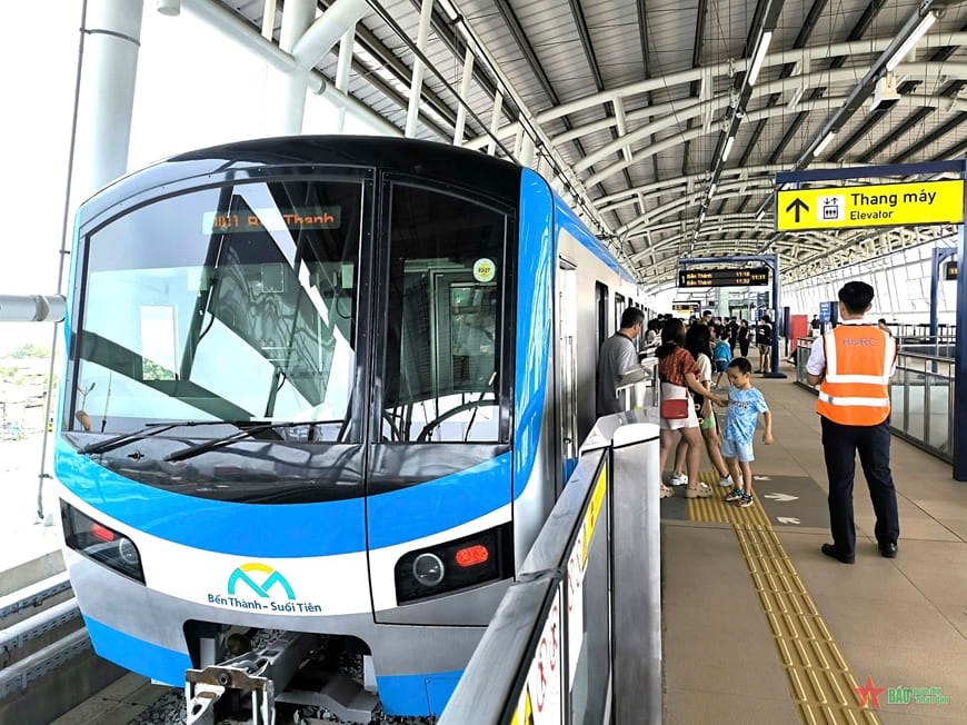 Kết nối giao thông hiện đại, đồng bộ giúp cư dân Celadon City di chuyển dễ dàng đến mọi nơi.